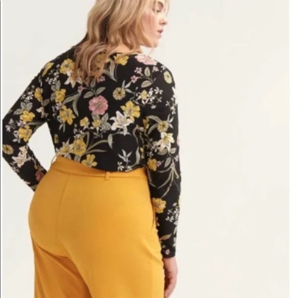 Love & Legend Black Floral Deep V-Neck Bodysuit sz 3X - Picture 2 of 10